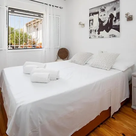 度假居 Maya 德尼亚